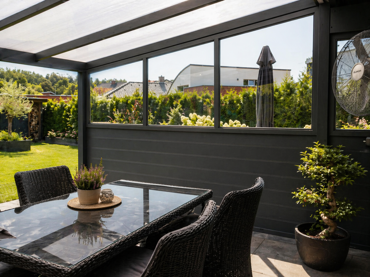 Seitenwand Alu-Planken mit oben Glas